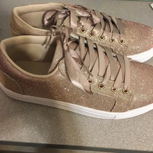 It’s brand new and I haven’t worn it.